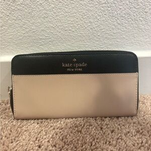 Kate Spade Black and Cream Wallet